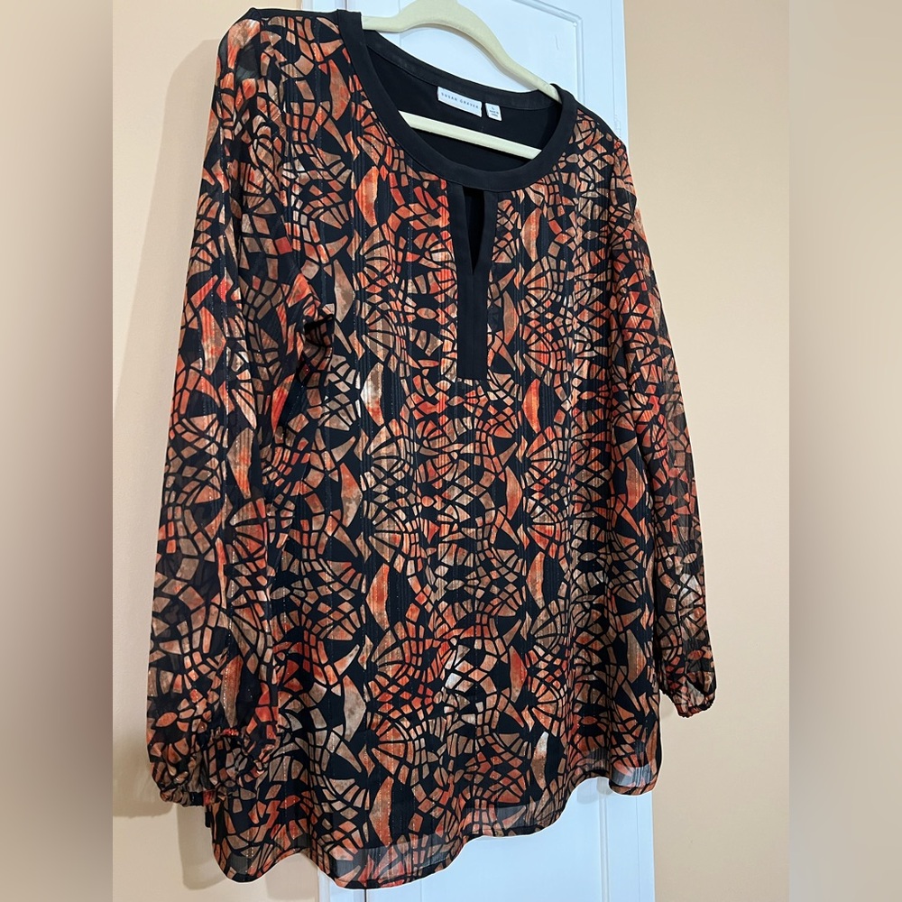 Susan Graver Blouse - Woven Front and Sleeves, Knit Back.